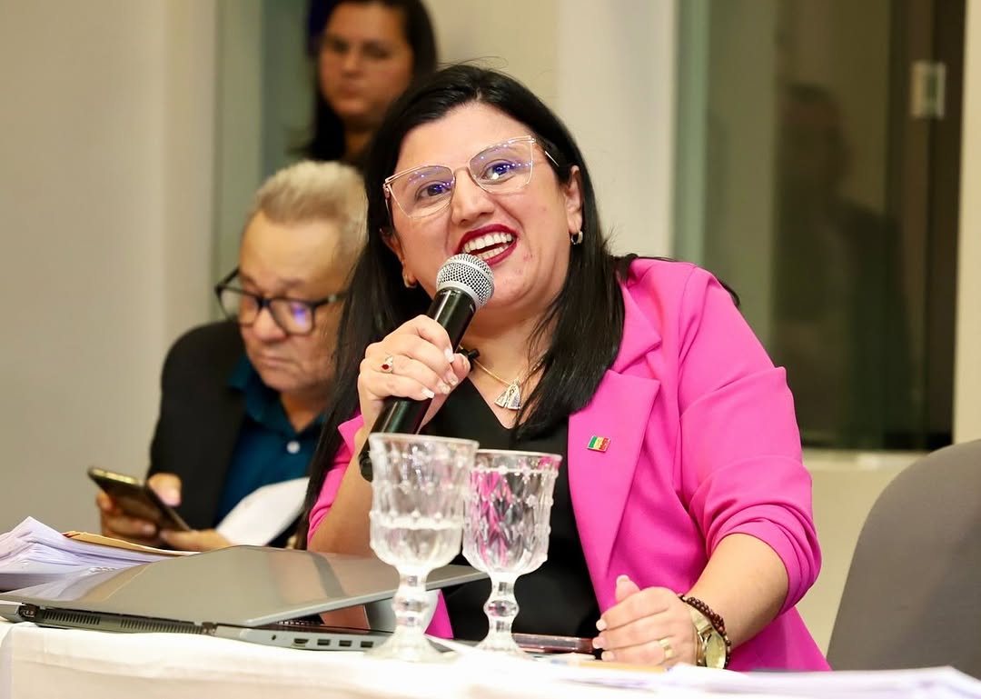 Estreando na Câmara de Petrolina, Rosarinha Coelho se abstêm de votar na nova mesa diretora
