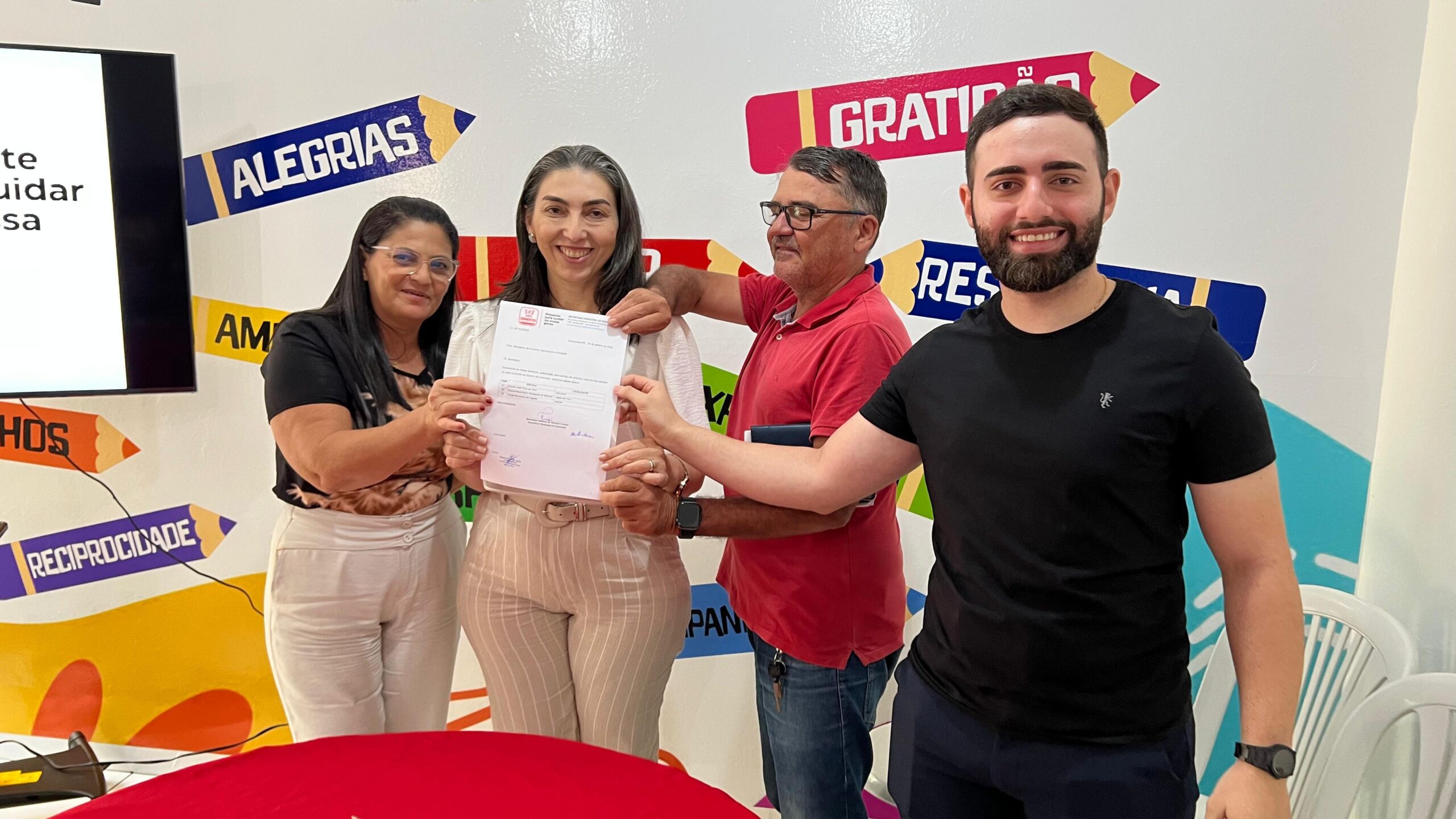 Corrinha de Geomarco assina ordem de serviço para reforma de escolas do interior de dormentes