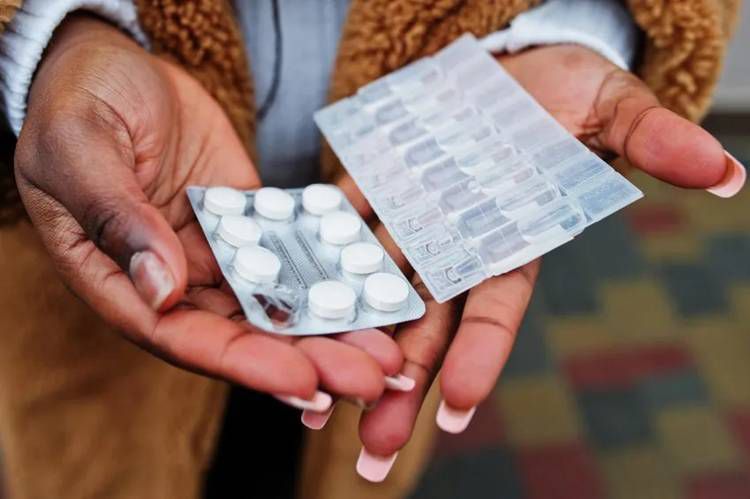 FDA remove tarja preta de terapias hormonais para menopausa.
