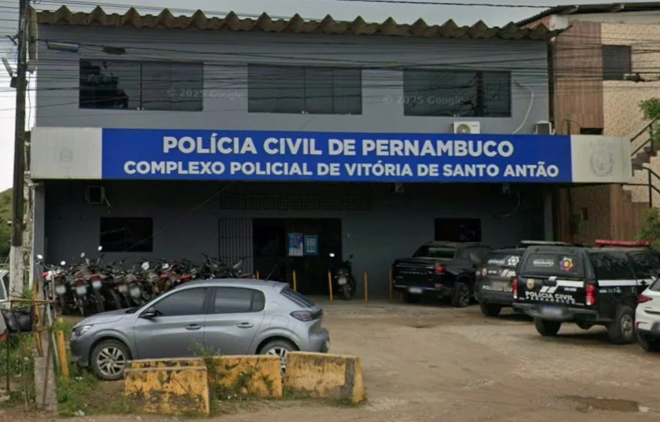 Homem mata companheira a facadas e se entrega à polícia em Vitória de Santo Antão (PE)