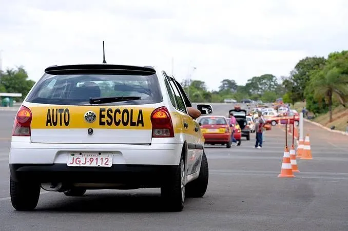 Fim de baliza para tirar CNH: veja estados que aderiram à medida.