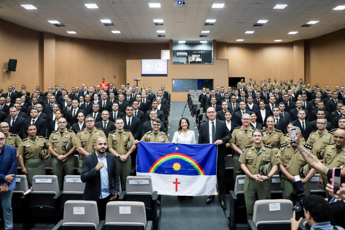 Raquel Lyra participa de aula inaugural que marca reta final do plano de 7 mil novos policiais em PE.