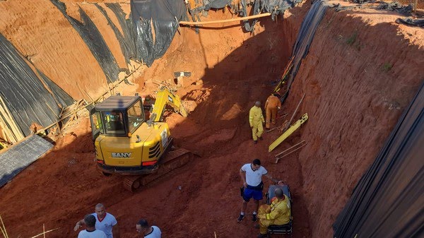 Trabalhadores piauienses morrem soterrados em obra de frigorifico em São Paulo.