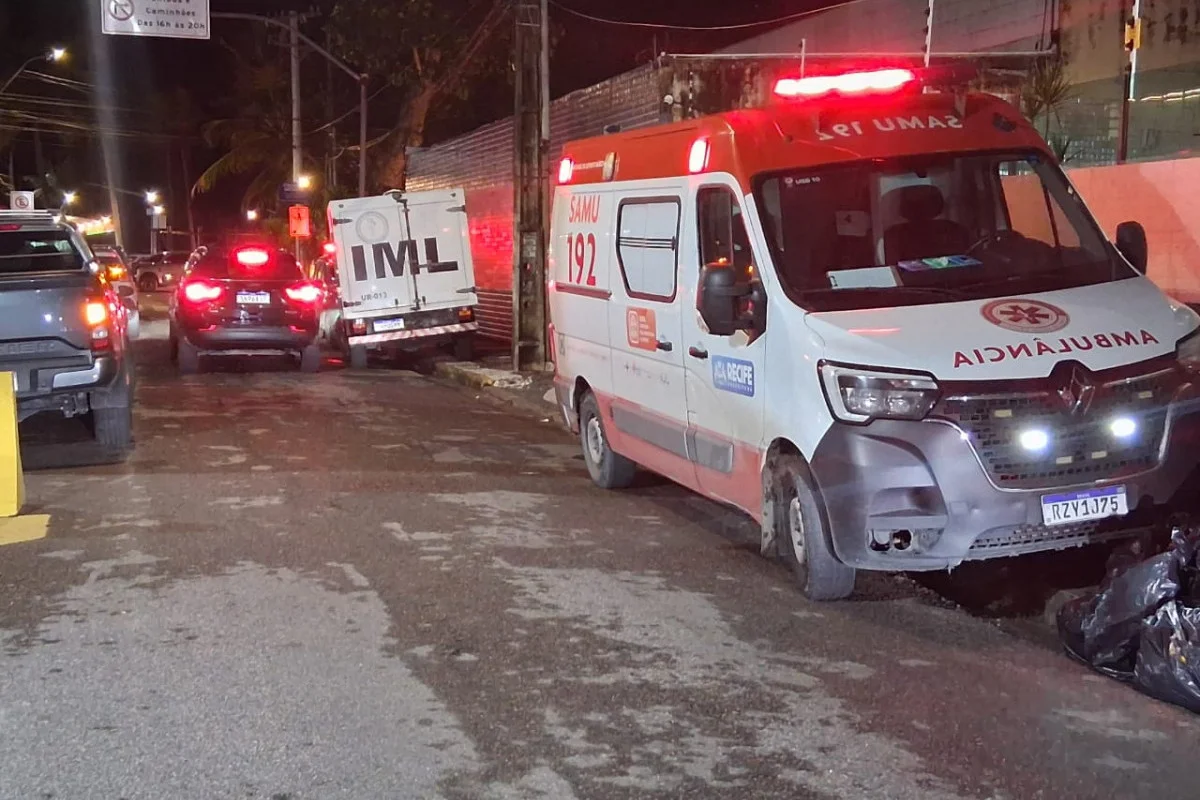 Cadeirante morre após ser jogado do 4º andar de prédio em Boa Viagem, no Recife (PE).