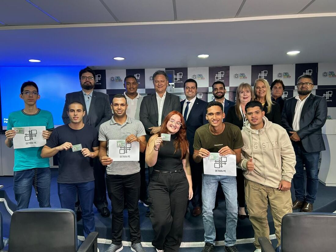 CNH do Brasil: Detran-PE emite primeiros documentos do novo padrão nacional no estado.