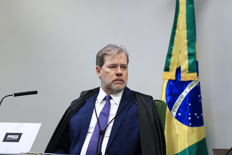 PF pede a Fachin suspeição de Toffoli no inquérito do Banco Master.