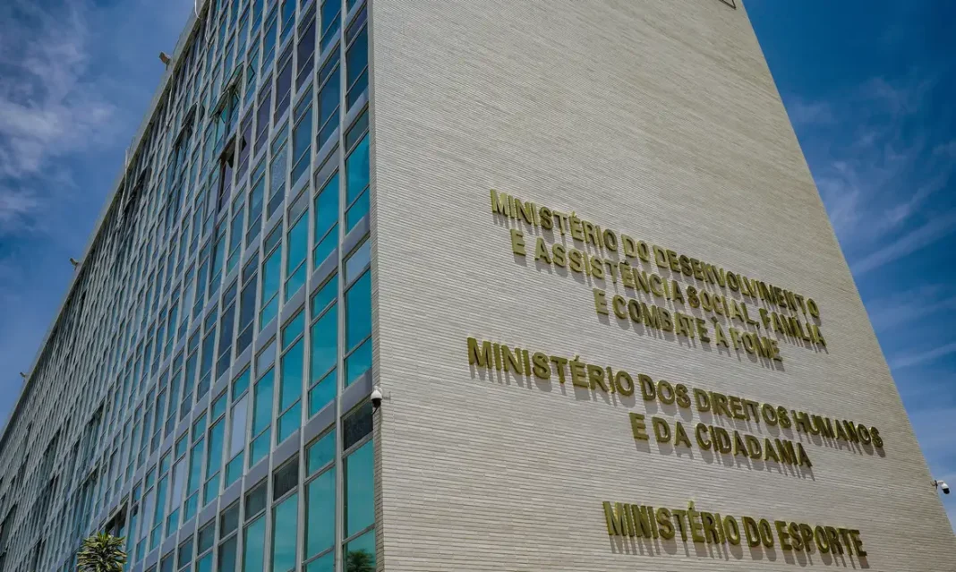 Ministérios reagem à absolvição de homem que estuprou menina em Minas Gerais.