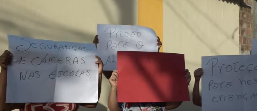 Mães denunciam professor de escola municipal do Recife por abuso contra alunas de 9 anos.