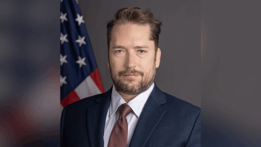 Itamaraty faz alerta, e Moraes nega visita de assessor de Trump a Bolsonaro