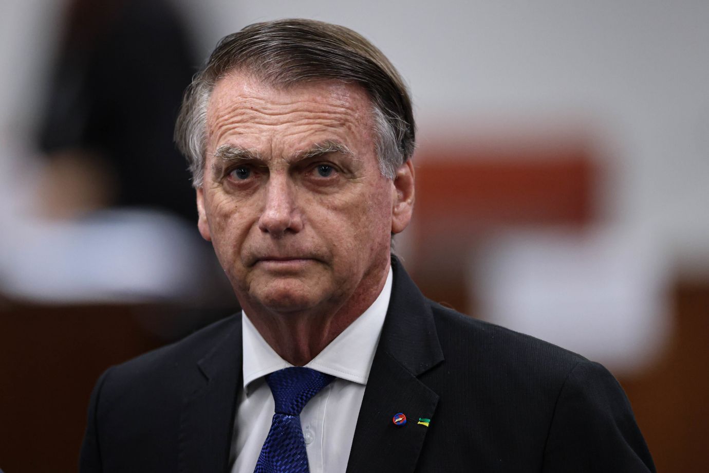 Bolsonaro segue internado na UTI sem previsão de alta, diz boletim médico