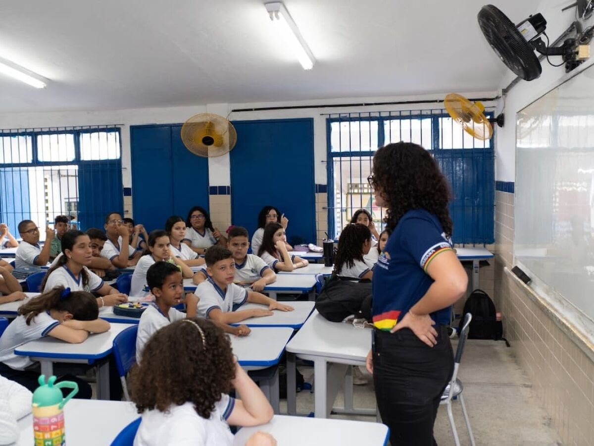 Governadora Raquel Lyra envia àAlepe projeto de reajuste de 5,4%para professores