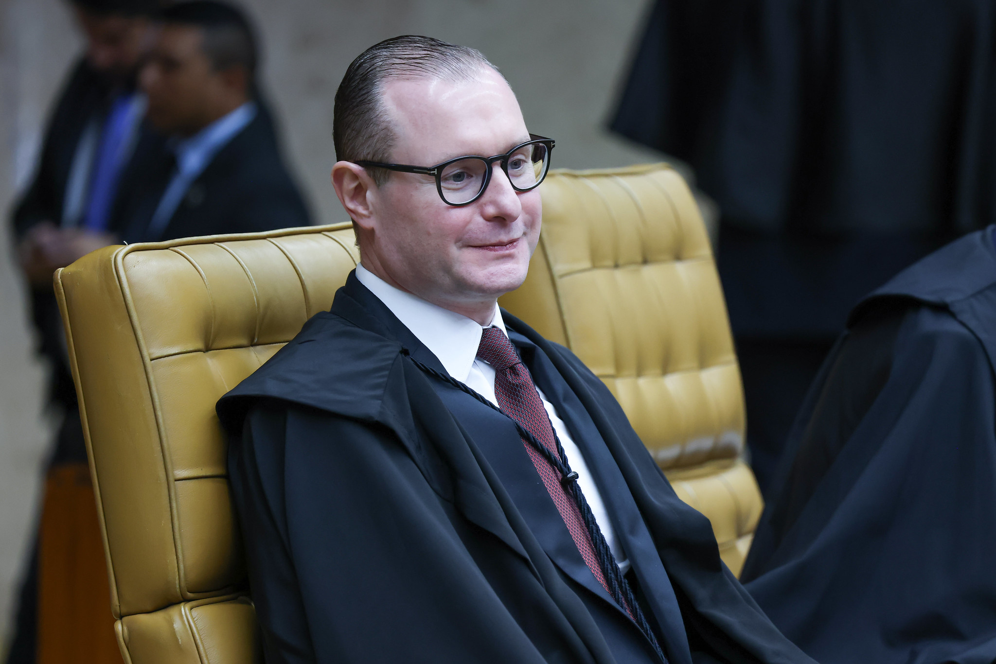 Após Toffoli se declarar suspeito, Zanin será relator de pedido de criação da CPI do Banco Master