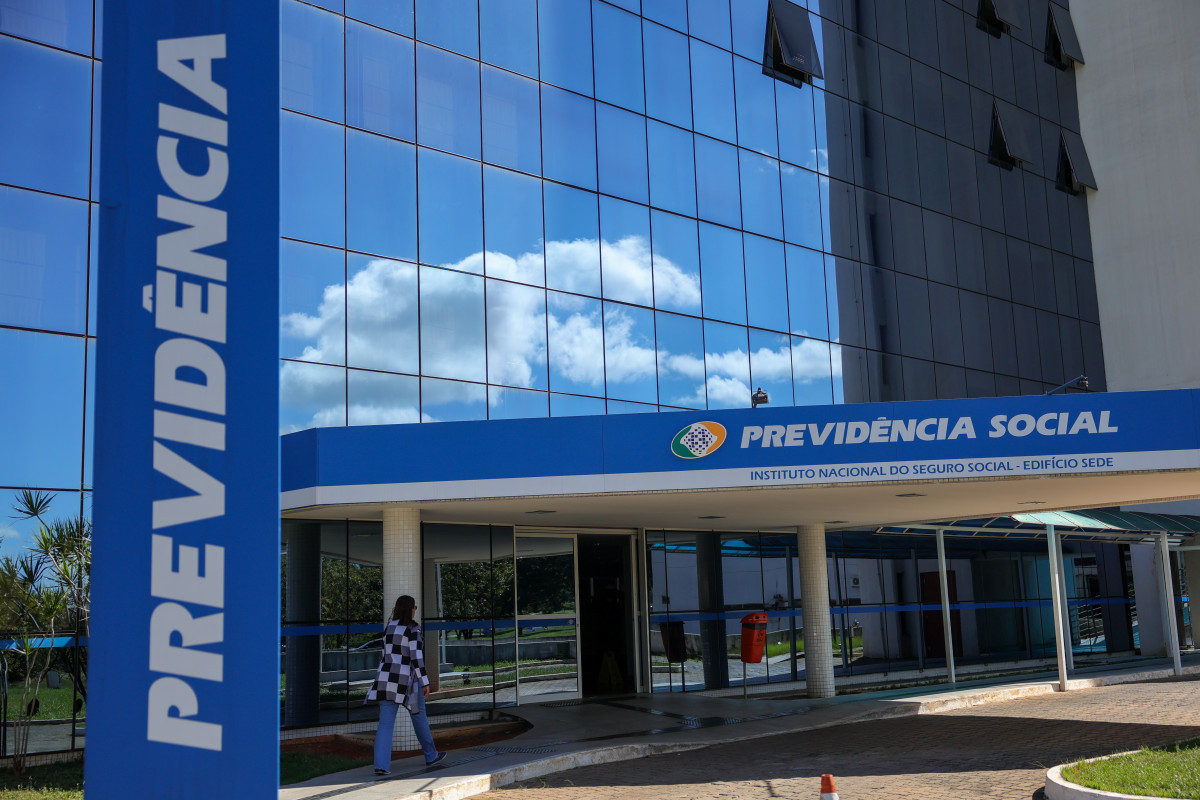 Aposentados e pensionistas do INSS em Pernambuco terão o 13º salário antecipado