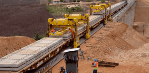 Raquel Lyra anuncia retomada das obras da Transnordestina em Pernambuco