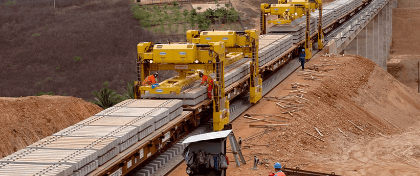 Raquel Lyra anuncia retomada das obras da Transnordestina em Pernambuco