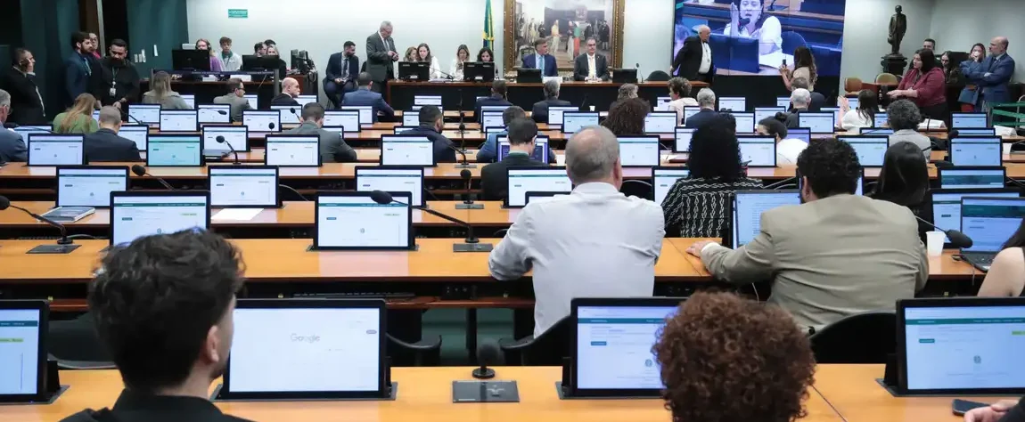 CCJ aprova redução da maioridade penal para 16 anos no Brasil