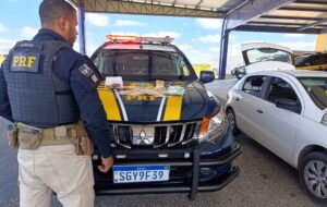 Três homens são detidos com mais de R$ 9 mil em notas falsas na BR-407, em Petrolina