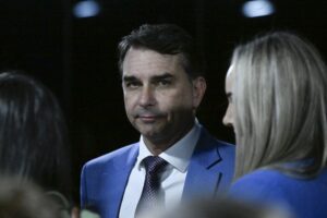 Missão diz ser ‘vitima’ e que alertou gabinete de Flávio Bolsonaro 10 dias antes sobre tentativa de fraude