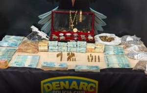 Operação conexum cumpre mandados e apreende quase R$ 196 mil, drogas, arma e veículos em Petrolina e Juazeiro
