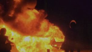 carro é destruído por incêndio em Petrolina