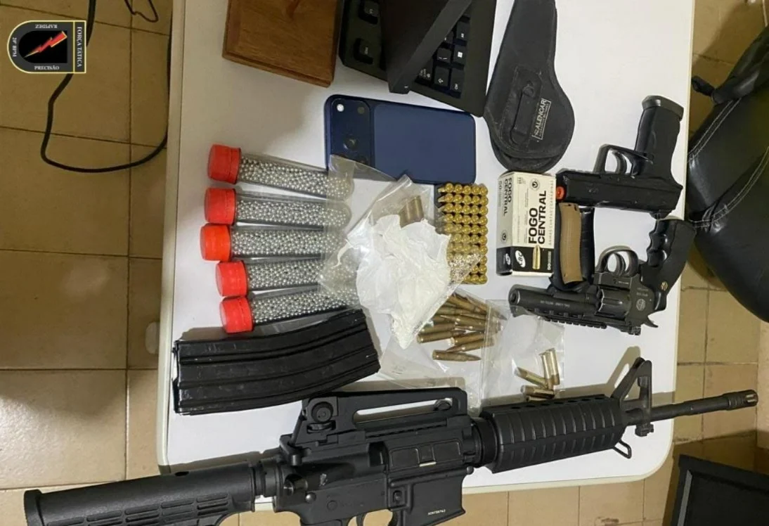 PM apreende fuzil de uso restrito e munições durante cumprimento de mandado em Paulistana-PI