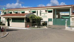 PCPE indicia ex-diretor e mais 8 suspeitos por corrupção na Penitenciária de Petrolina