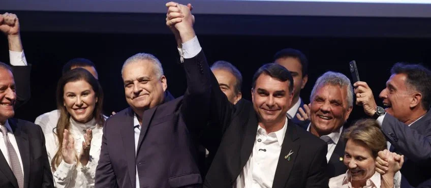 Flávio Bolsonaro anuncia deputado Alfredo Gaspar como vice na chapa dele à Presidência