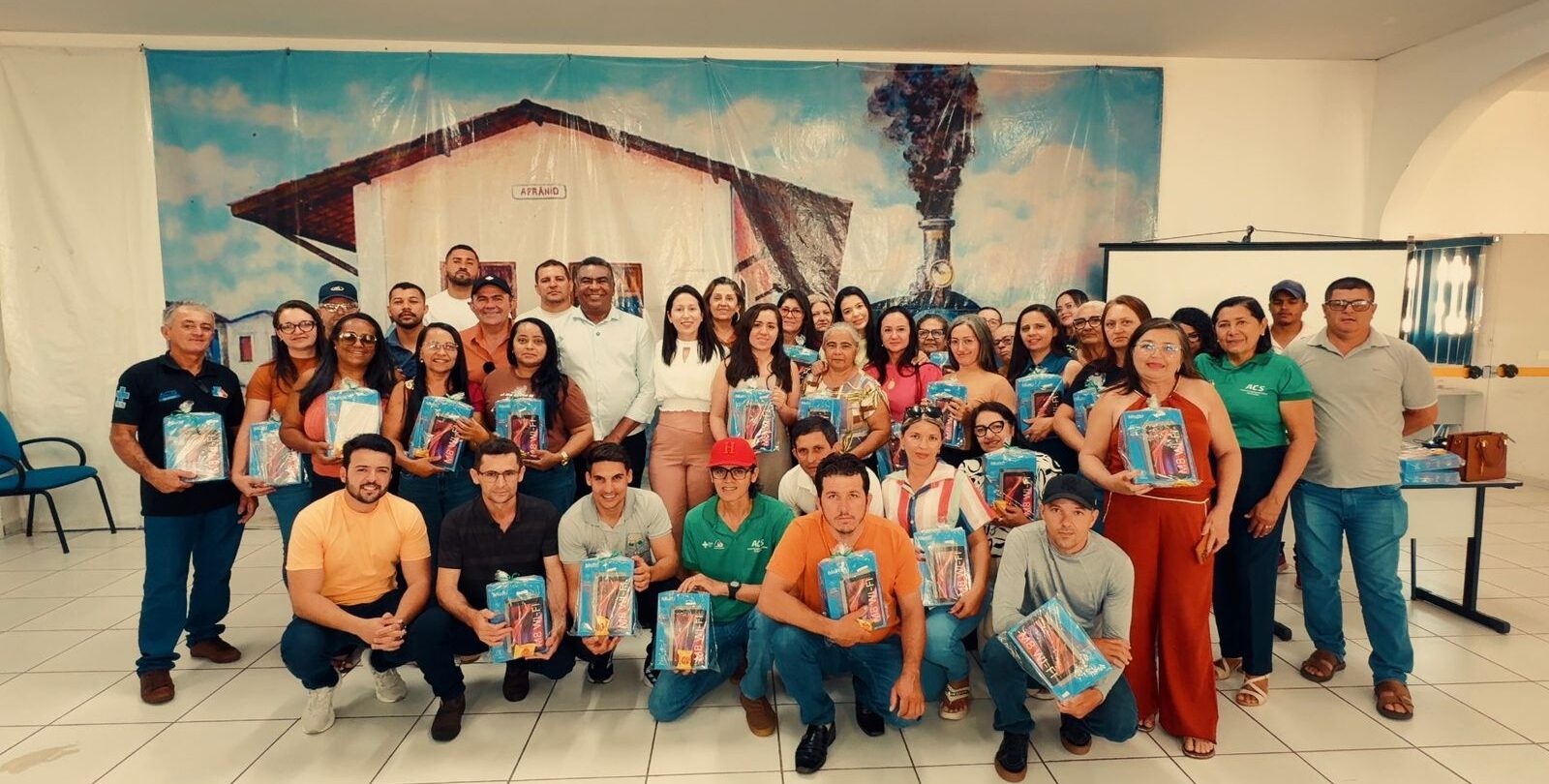 Agentes comunitários de saúde de Afrânio recebem novos tablets