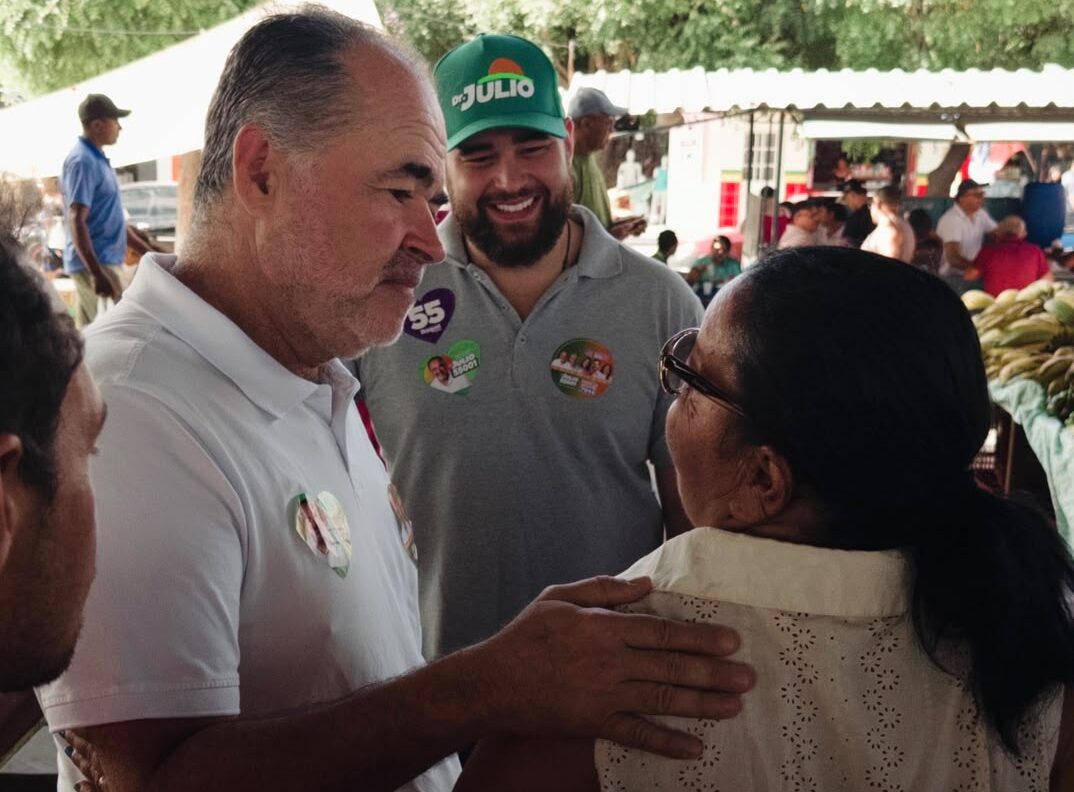 Júlio Lóssio visita feira do João de Deus e relembrar obra realizada durante sua gestão