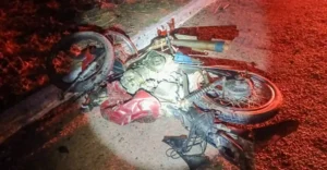 Colisão entre motos deixa dois mortos e uma delas pega fogo, em Araripina (PE)