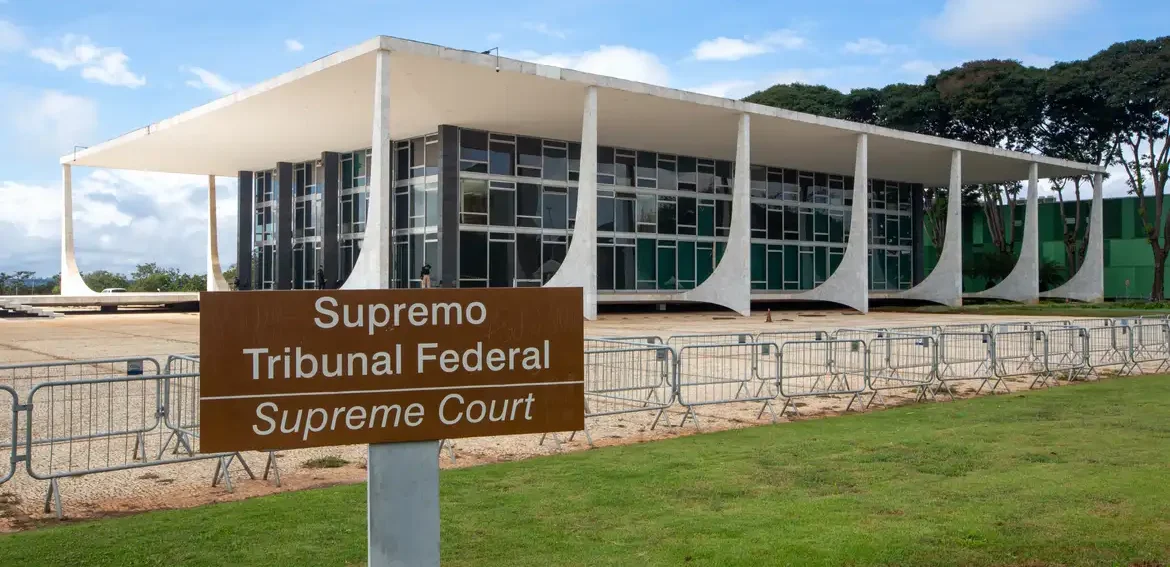 Homem é preso ao tentar invadir a sede do STF em Brasília