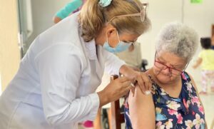 Dormentes disponibiliza vacina Pneumo 20 para idosos a partir de 85 anos