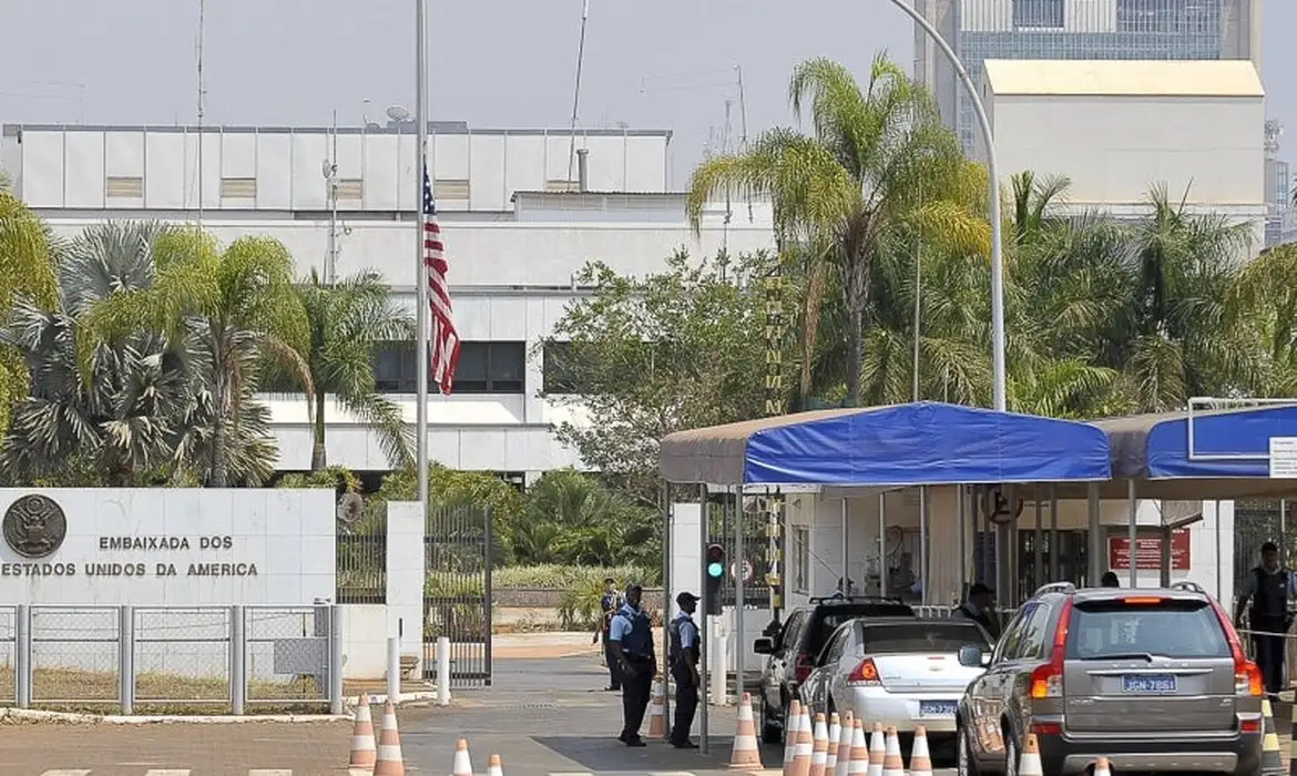 EUA suspendem seus serviços consulares no Brasil por “motivos de segurança”
