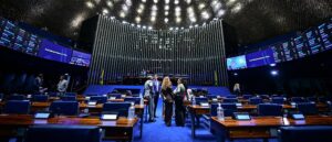 Alcolumbre pauta votação da PEC que prevê fim da escala 6×1 para a próxima quarta-feira (14)