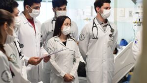 ‘OAB da Medicina’: Comissão do Congresso aprova MP que prevê obrigatoriedade de prova para médicos