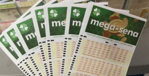 APOSTA SIMPLES GANHA SOZINHA PRÊMIO DE R$ 324,8 MILHÕES DA MEGA-SENA