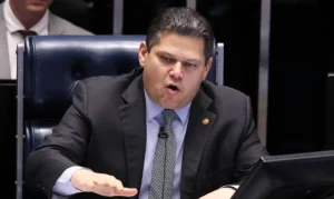 ALCOLUMBRE VAI PROMULGAR FIM DA ESCALA 6X1 E APOSENTADORIA ESPECIAL PARA AGENTES DE SAÚDE NESTA SEXTA-FEIRA (16)