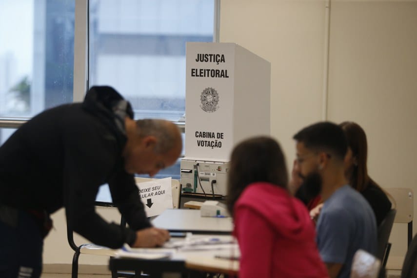 Eleitor terá dois votos para o senado, mas não poderá repetir o candidato; Veja as regras